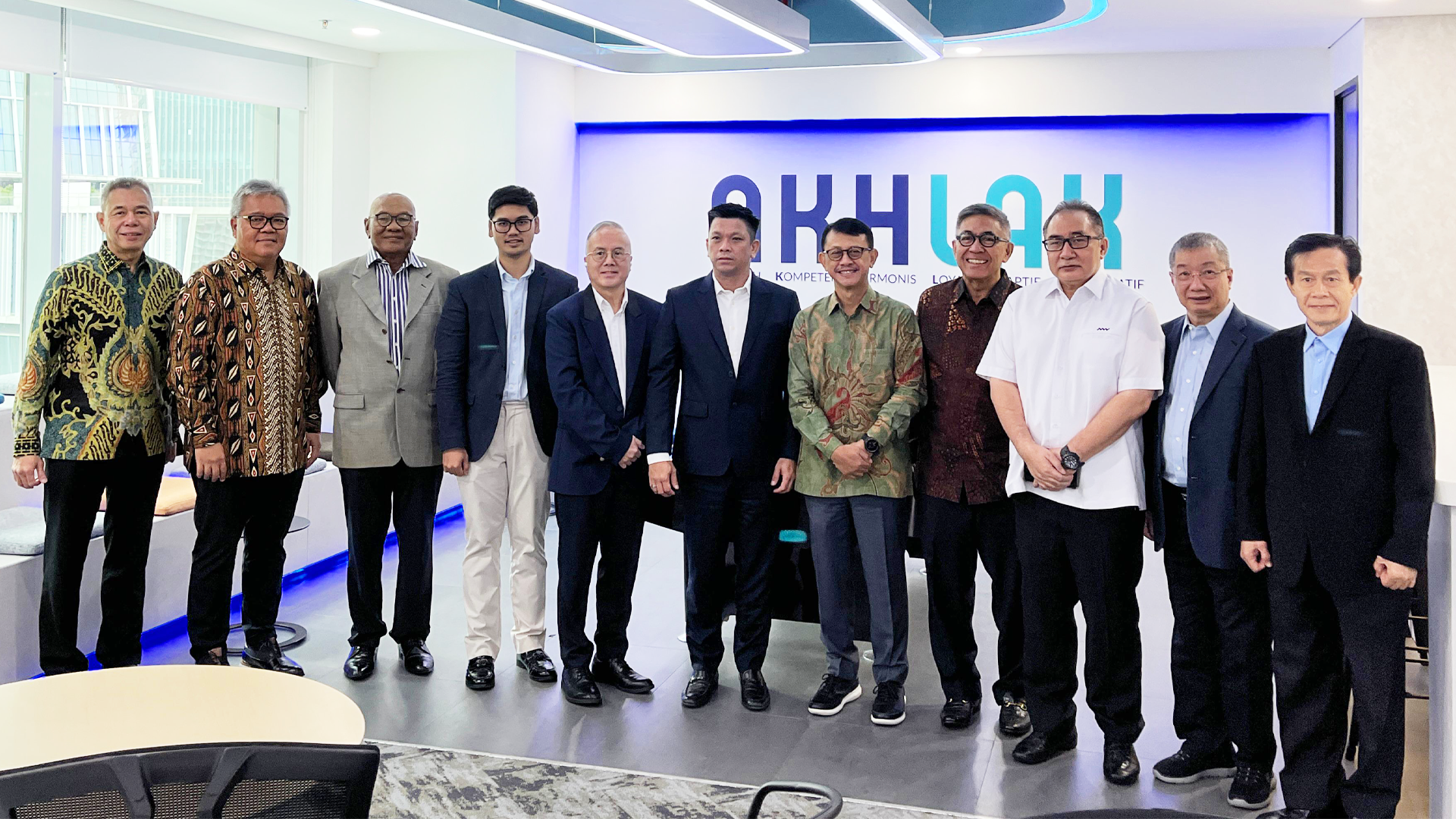 IBC, PT TKDN Tbk dan Sinoron Jalin Kerjasama Strategis untuk Pengembangan Ekosistem Kendaraan Listrik (EV) Berbasis Swap Battery di Indonesia